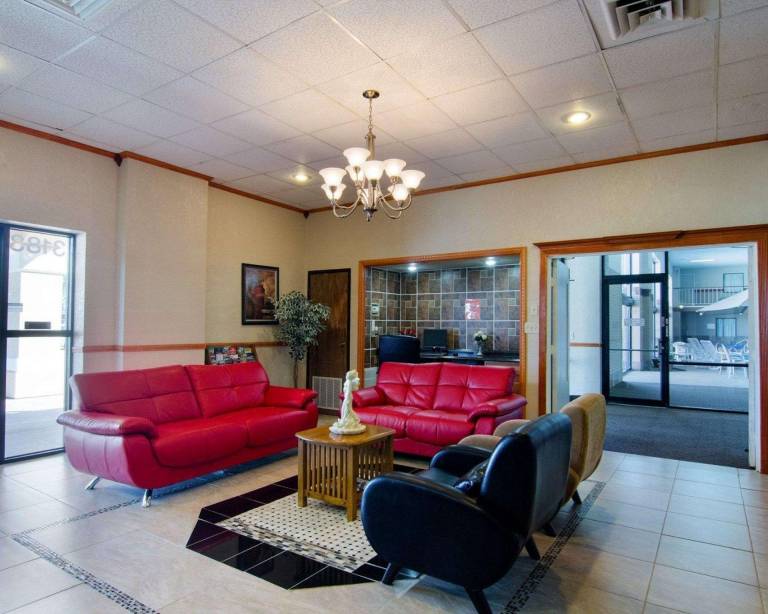 Knights Inn & Suites Emporia — photo 5