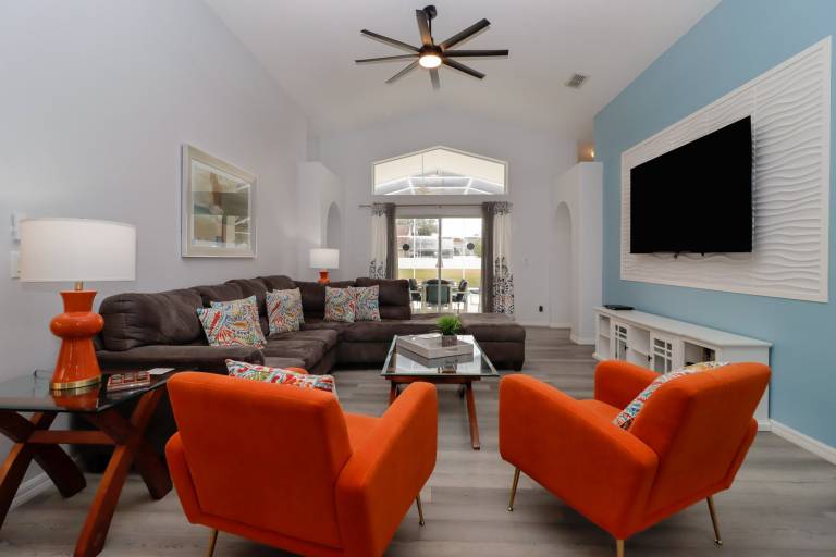 Children-friendly vacation home with private pool & grill | Suitable for remote work | Pets allowed — photo 2