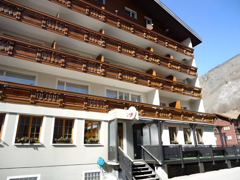 Hotel Alpha in Saas Grund