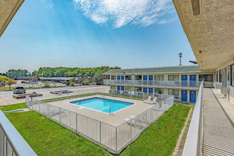 Motel 6 Kansas City MO Airport