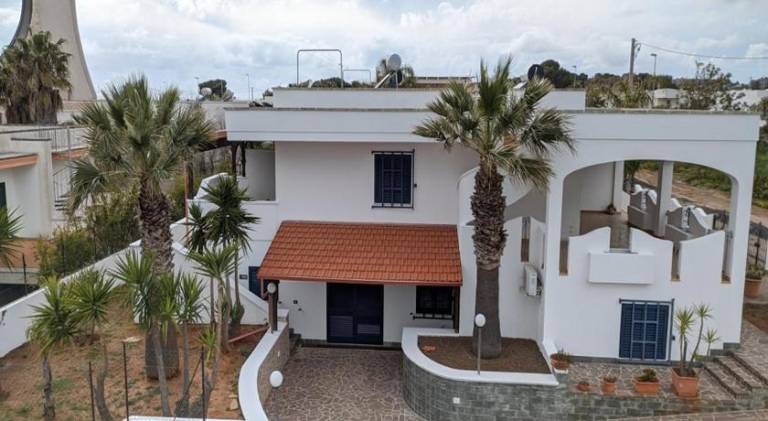 House with garden & terrace — photo 4