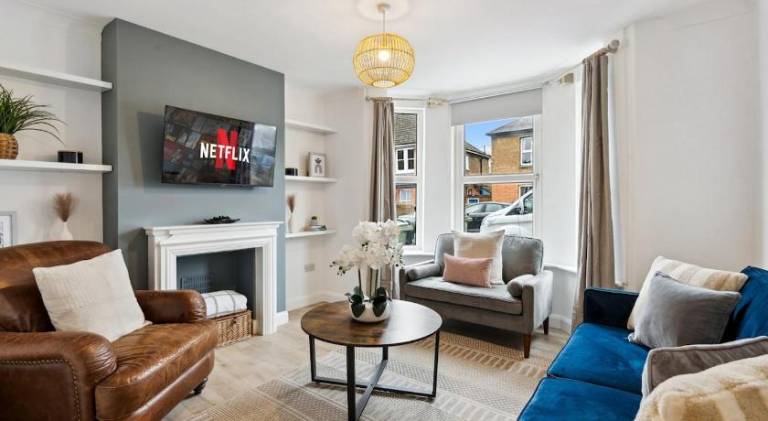 Holiday apartment | Pet-friendly in Guildford