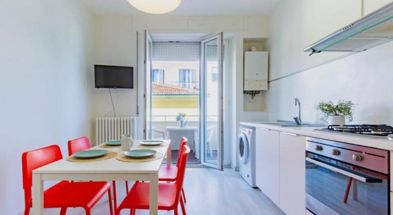 Rental apartment with patio — photo 3