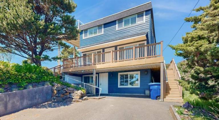 Big vacation home | Close to the beach | Dogs allowed in Lincoln