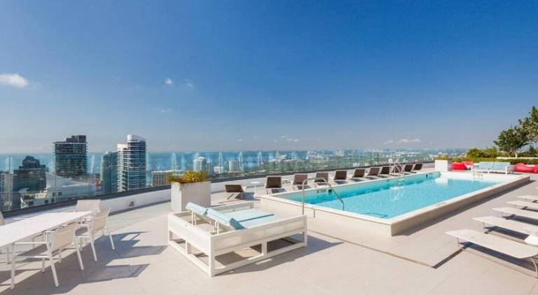 Holiday apartment with jacuzzi & pool — photo 3