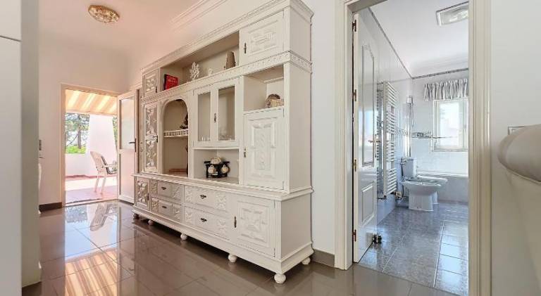 Holiday apartment with pool & terrace — photo 2