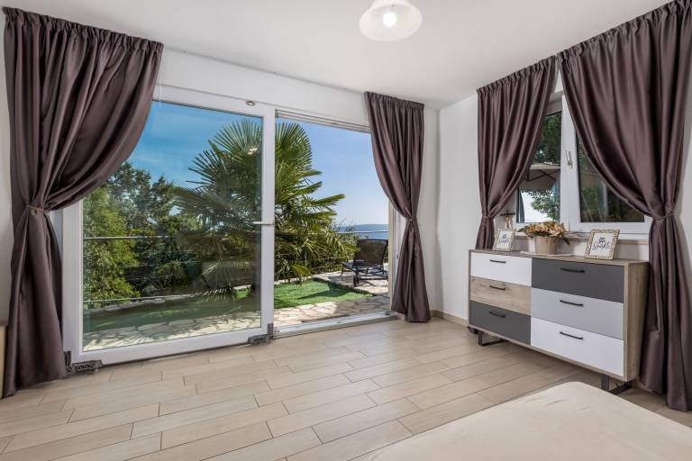 Villa with fast internet, terrace & jacuzzi | Mountain view — photo 3