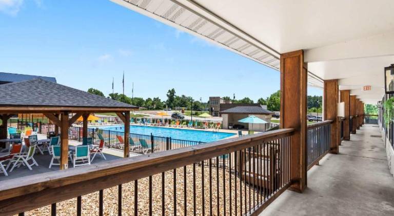 Vacation home with pool in Branson, MO