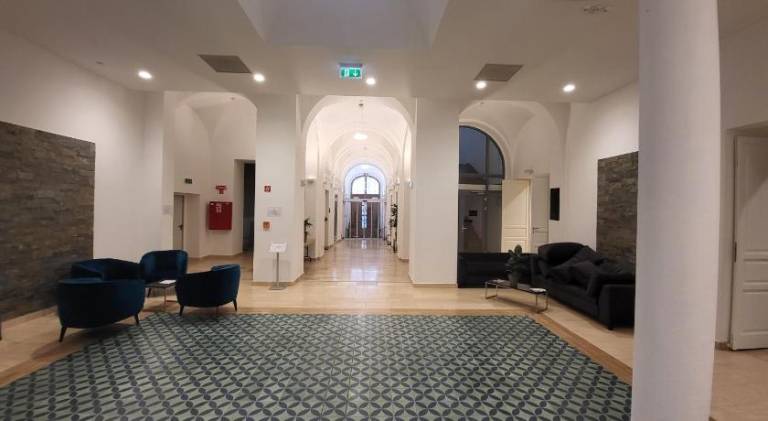 Serviced apartment with terrace & yard | Near Hősök tere | Dogs allowed — photo 3