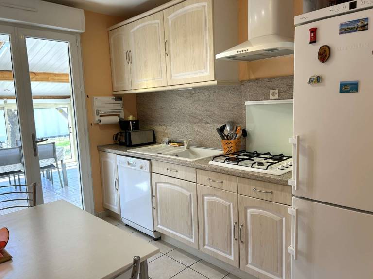 House with barbecue — photo 3