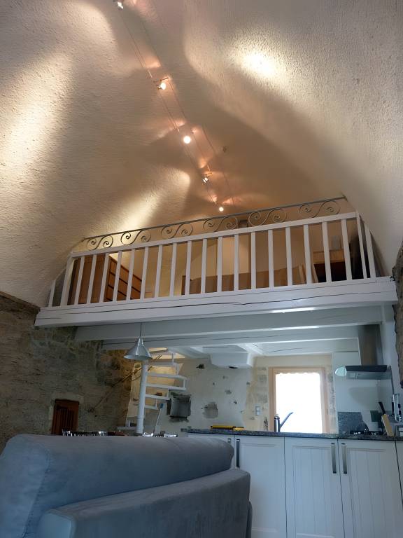 Children-friendly beautiful vacation home with yard, patio & pool | Garden view | Dogs allowed — photo 4