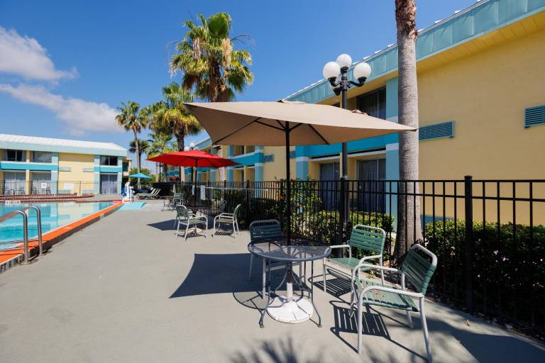 Garnet Inn & Suites — photo 3