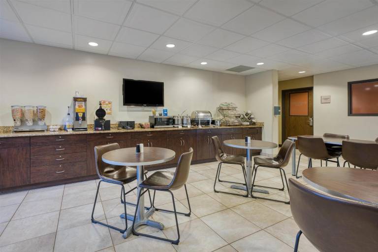 SureStay Plus by Best Western Buckhannon — photo 4