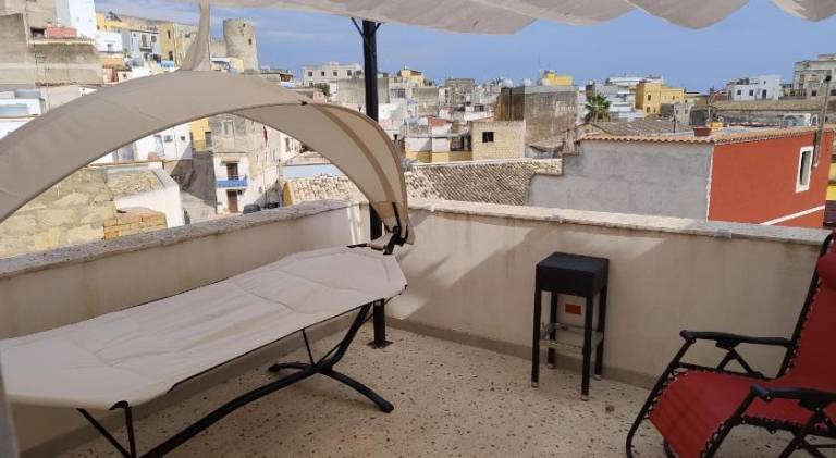 Apartment with patio in Sciacca
