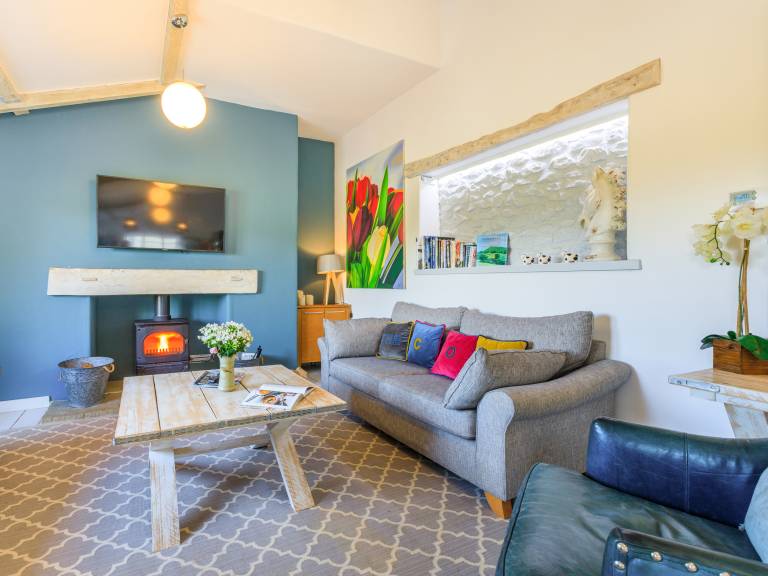 Children-friendly beautiful cottage with barbeque, yard & hot tub | Pet-friendly — photo 4