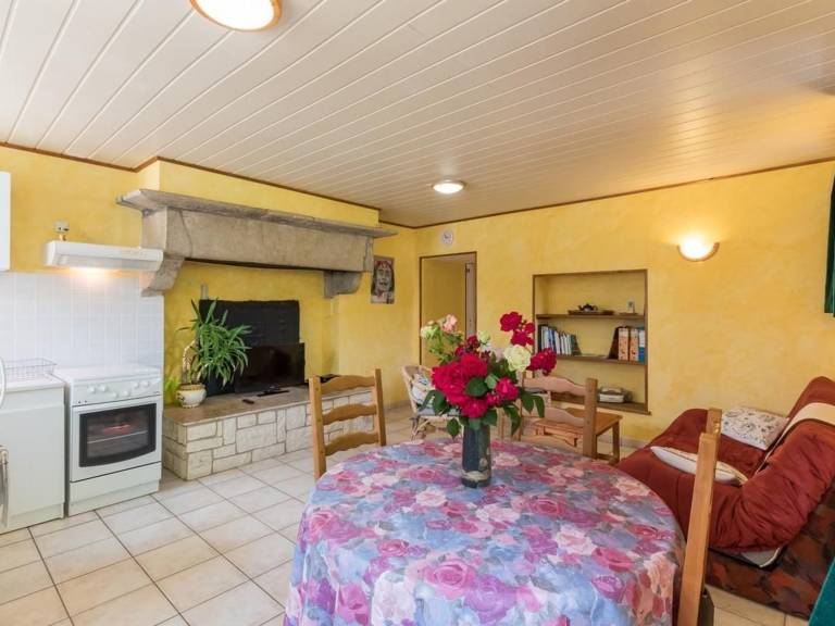 Cozy single-story cottage in Confracourt, nature and relaxation — photo 2