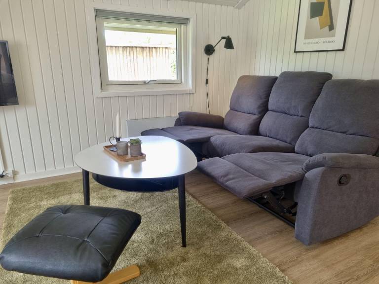Fully equipped vacation home with terrace, yard & barbecue | Dogs allowed — photo 4