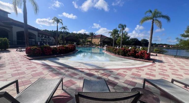 Vacation home with pool & hot tub — photo 4