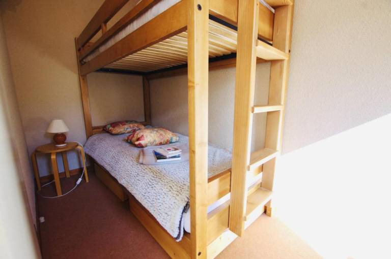 20m from resort center, 2nd floor, balcony, tv, ski locker, 24m², Tignes in Tignes