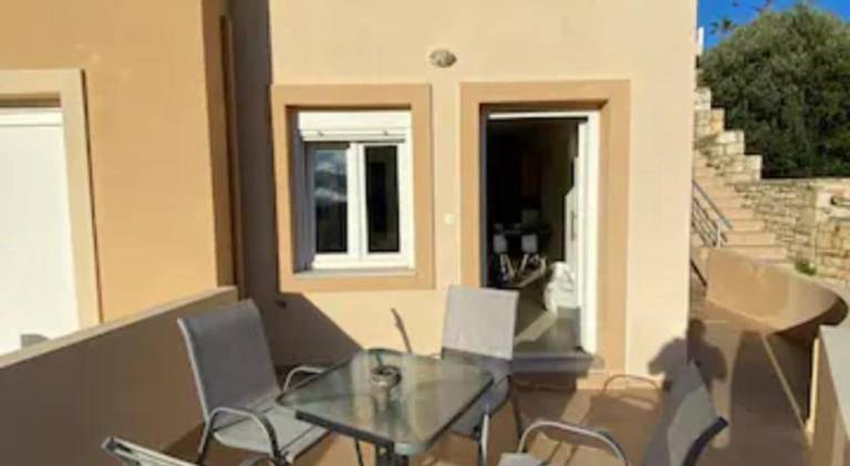 Apartment with terrace — photo 4