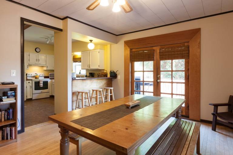 House with patio | Mountain view — photo 4