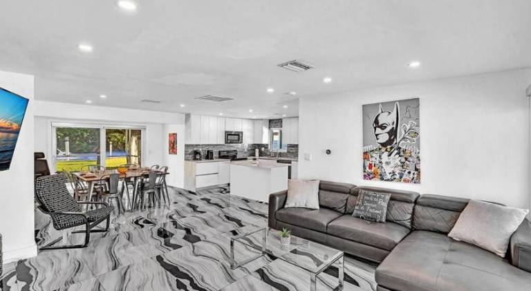 Waterfront Ocean dream House Hollywood Hard Rock airport in Dania Beach, FL