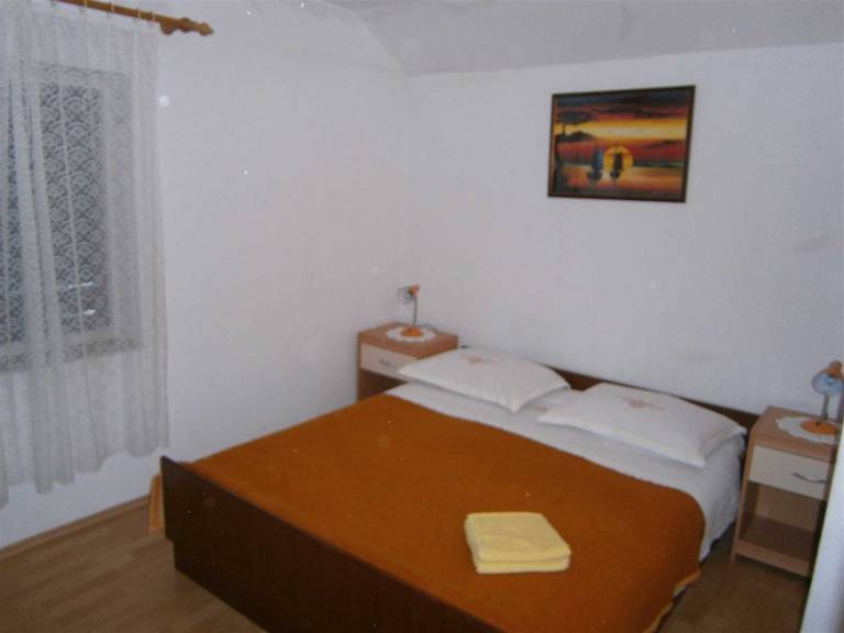 Holiday apartment with barbecue & patio | Dogs allowed — photo 2
