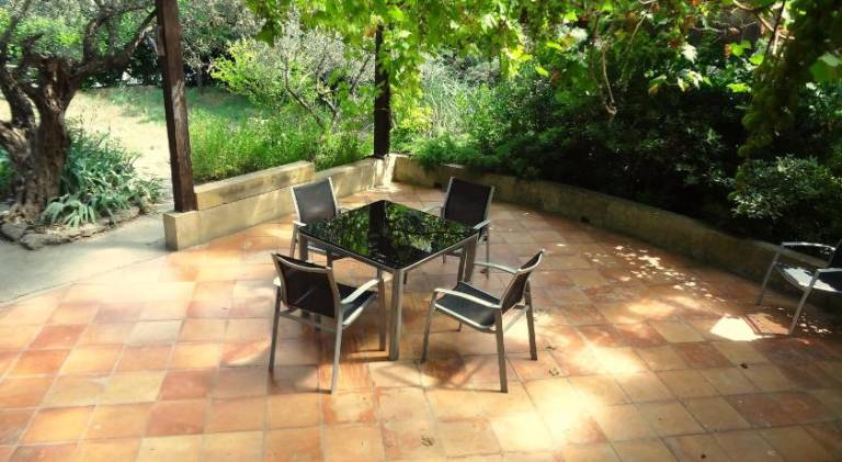 Rental apartment with pool, garden & grill — photo 5