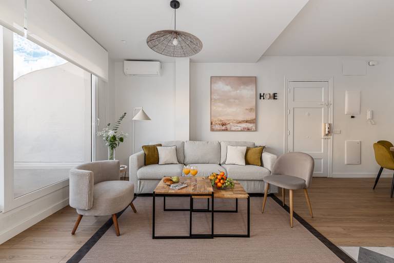 Fully equipped charming apartment with patio | Pets allowed — photo 4