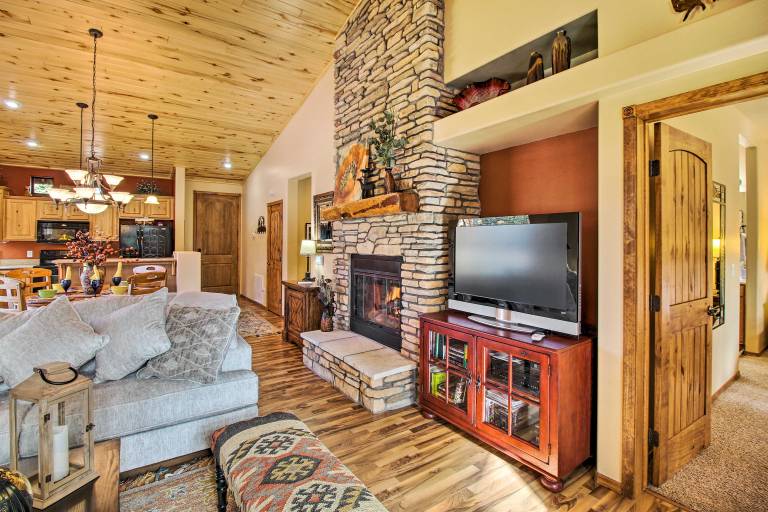 Top-Rated Torreon Community! Deck & Forest Views! — photo 5