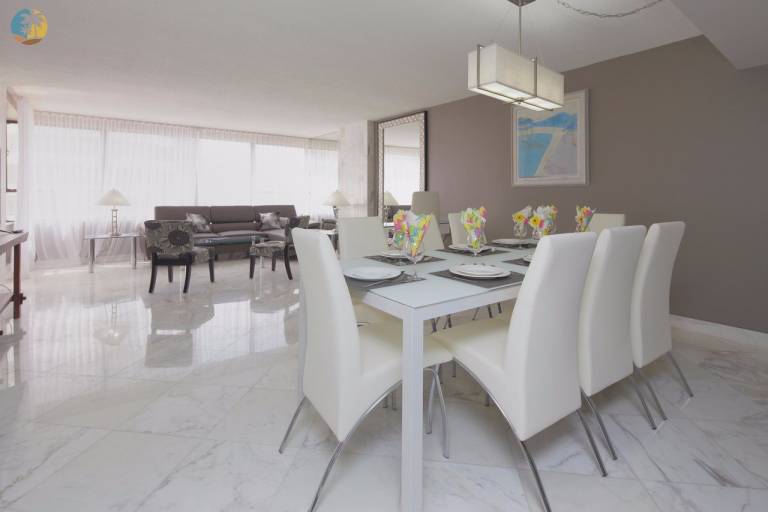 Deluxe Miami Beach 2 Bedroom and Balcony Views 1119