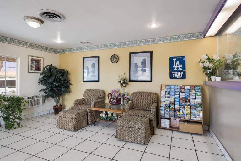 Rodeway Inn & Suites Blythe I-10 — photo 4