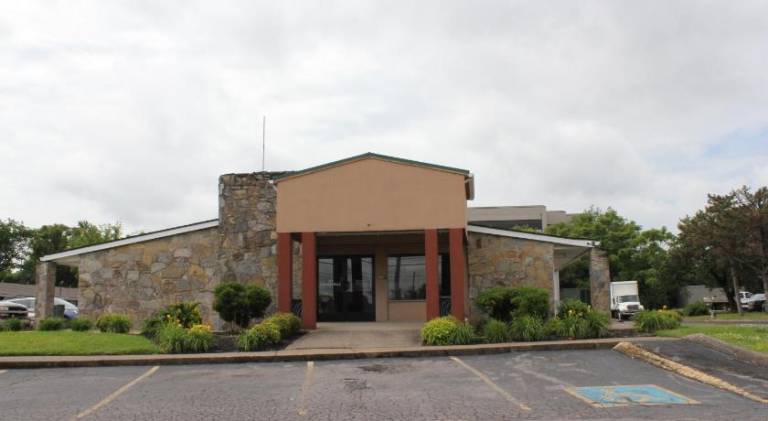 Executive Inn & Suites