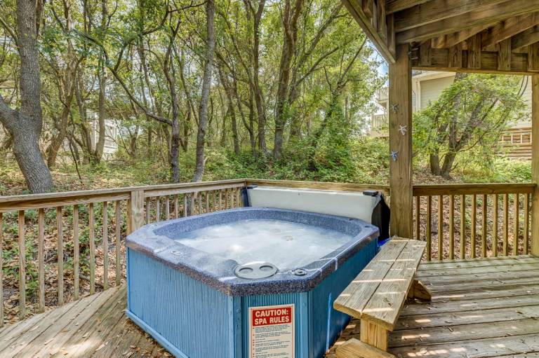 Vacation home with barbecue, jacuzzi & private pool — photo 4