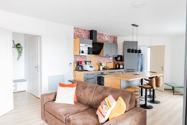 Fully equipped vacation home with fast internet & terrace | City view | Suitable for remote work | Dogs allowed in Bruges