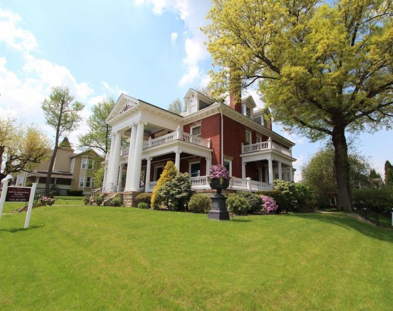 Bed and breakfast  Hempfield Township