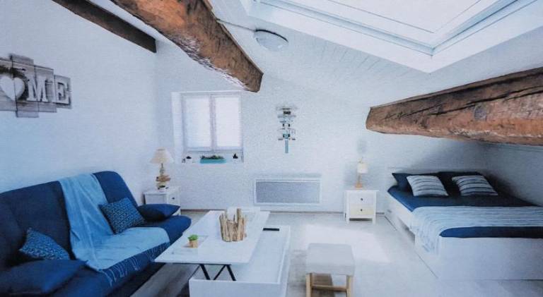 Holiday apartment with 1 room for 4 persons in Carcassonne