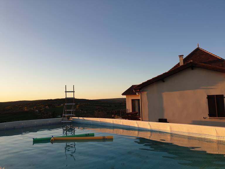 Vacation home with grill, terrace & pool | Garden view | Good for workation in Cahors