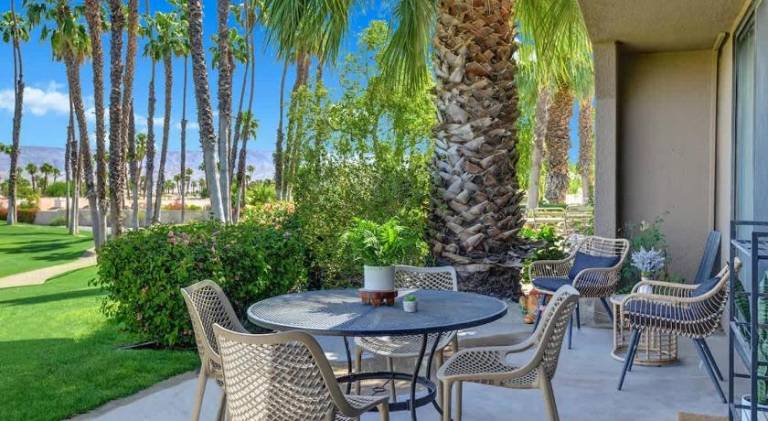 Beautiful vacation home with jacuzzi & pool | Pets are welcome — photo 2