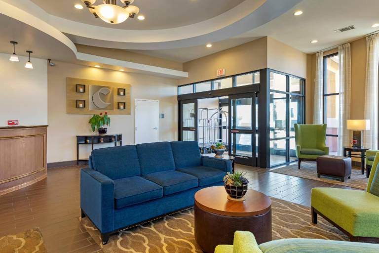 Comfort Suites Barstow near I-15 — photo 3
