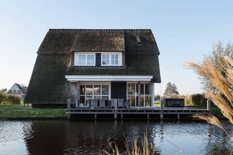 Villa  Heerenveen
