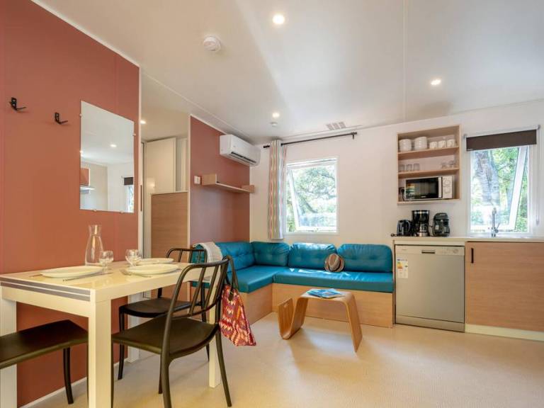Mobile home with terrace & heated pool — photo 5
