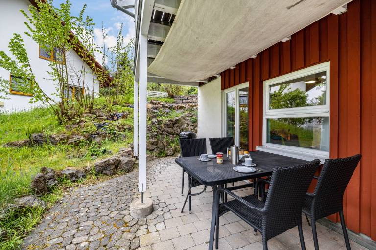 Apartment 'Untere Ferienwohnung' with Private Terrace, Shared Garden and Wi-Fi — photo 2