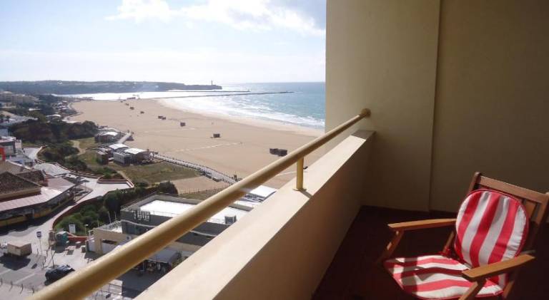 Apartment with pool, garden & patio — photo 4
