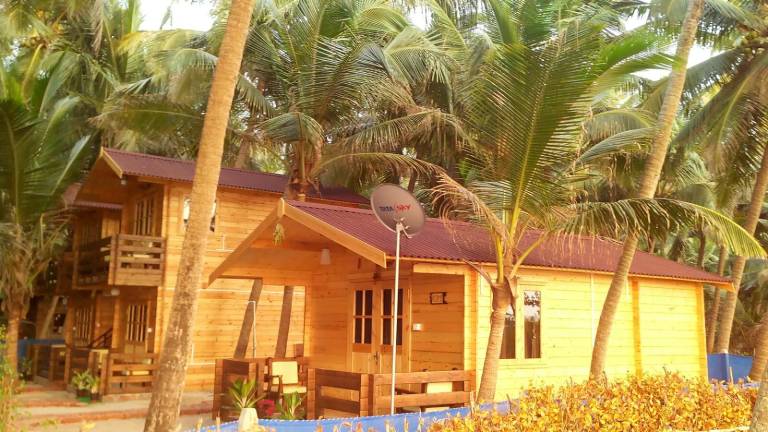 Resort  Tarkarli Beach