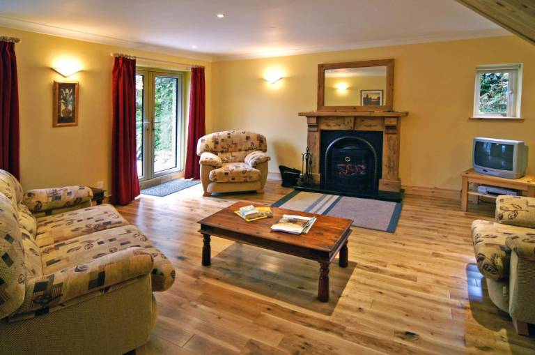 Fully equipped cottage with barbeque, terrace & yard | Pets allowed — photo 2