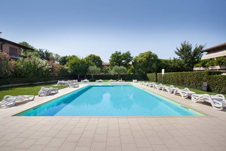 Holiday apartment with garden & pool — photo 2