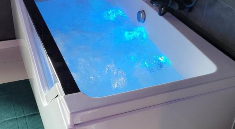 House with hot tub | Pets are welcome in Liege
