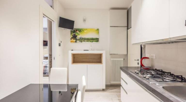 Apartment | Close to Two Towers | Pets are welcome — photo 2