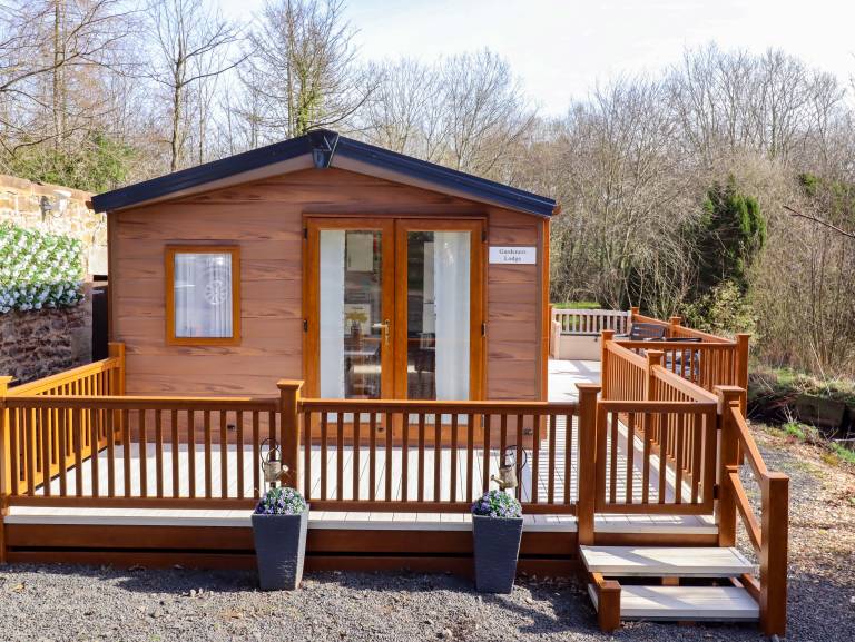Family-friendly cottage with yard | Pets allowed — photo 2